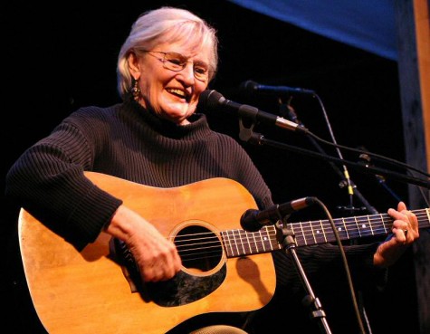 RosalieSorrels with guitar